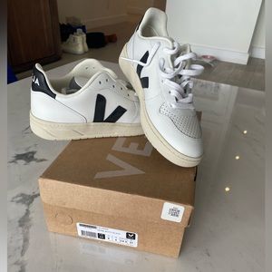 Veja Sneakers
